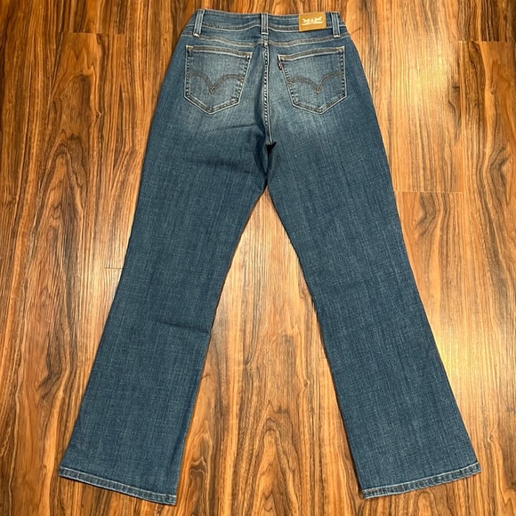 NWOT Levi’s Curvy 529 Boot Cut, 27x30 - Picture 10 of 17
